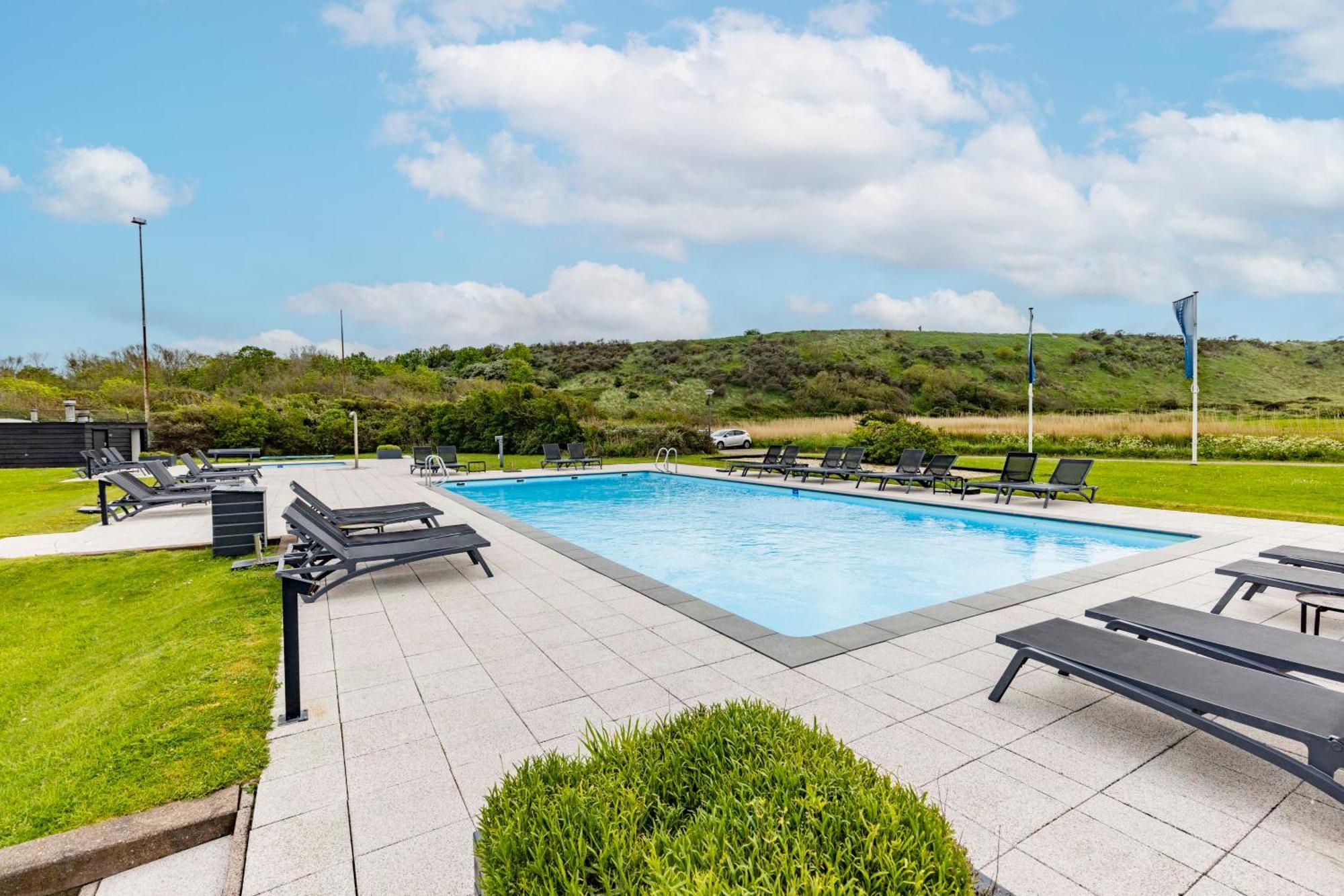 Fletcher Zuiderduin Beachhotel Westkapelle Bagian luar foto