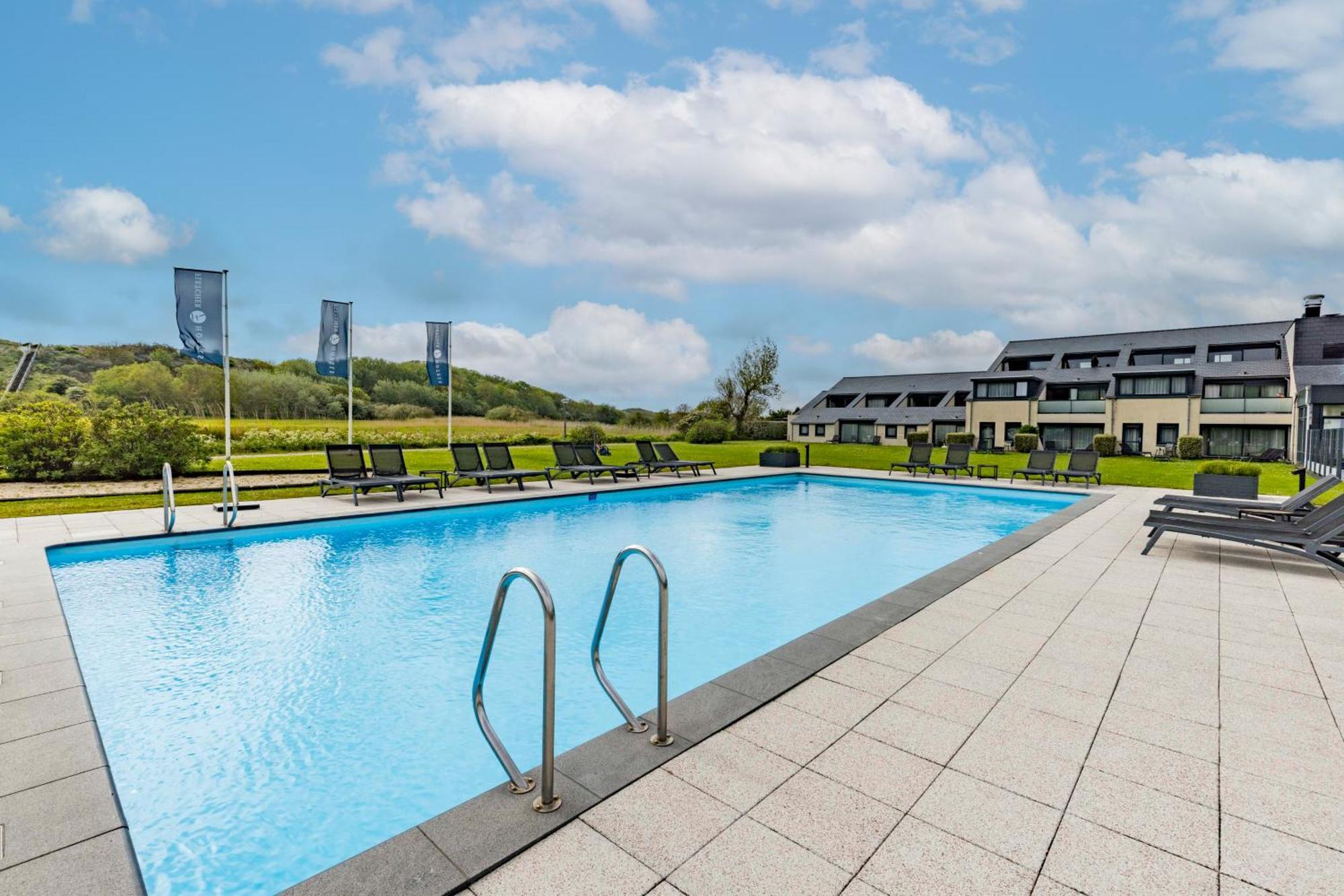 Fletcher Zuiderduin Beachhotel Westkapelle Bagian luar foto